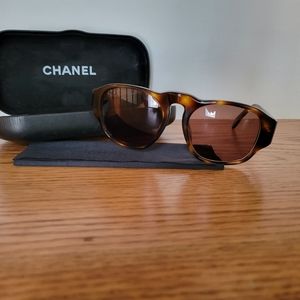 CHANEL Sunglasses